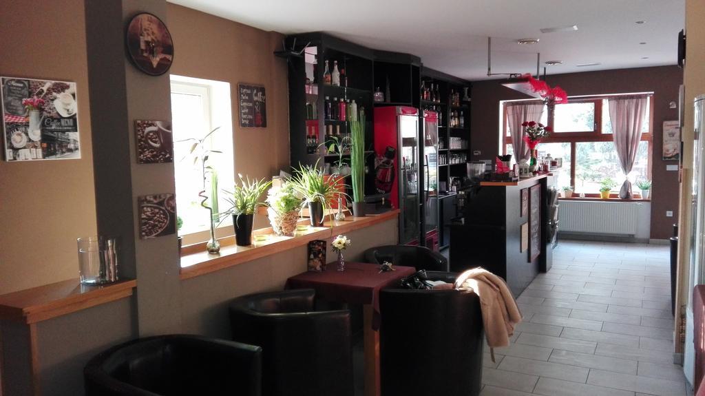 Penzion Fox Nemšová Extérieur photo