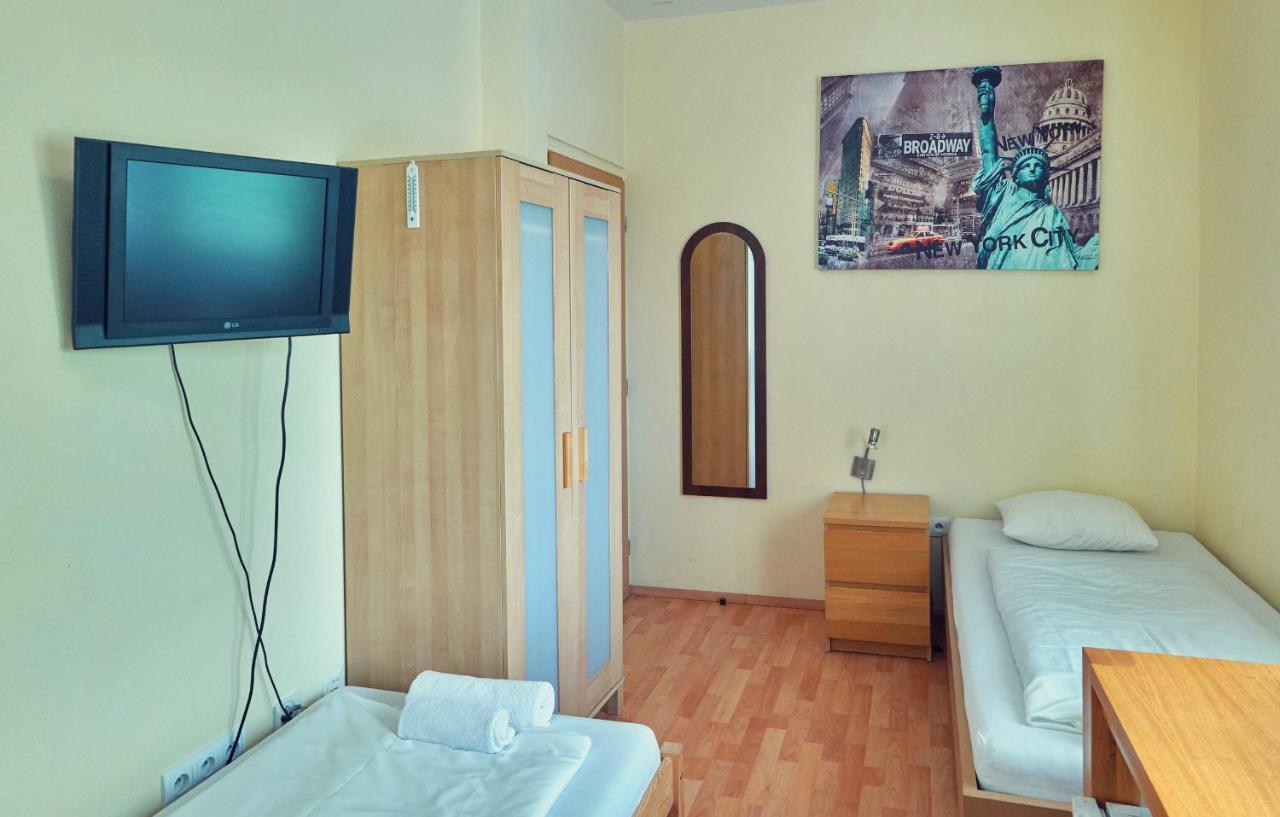 Penzion Fox Nemšová Extérieur photo