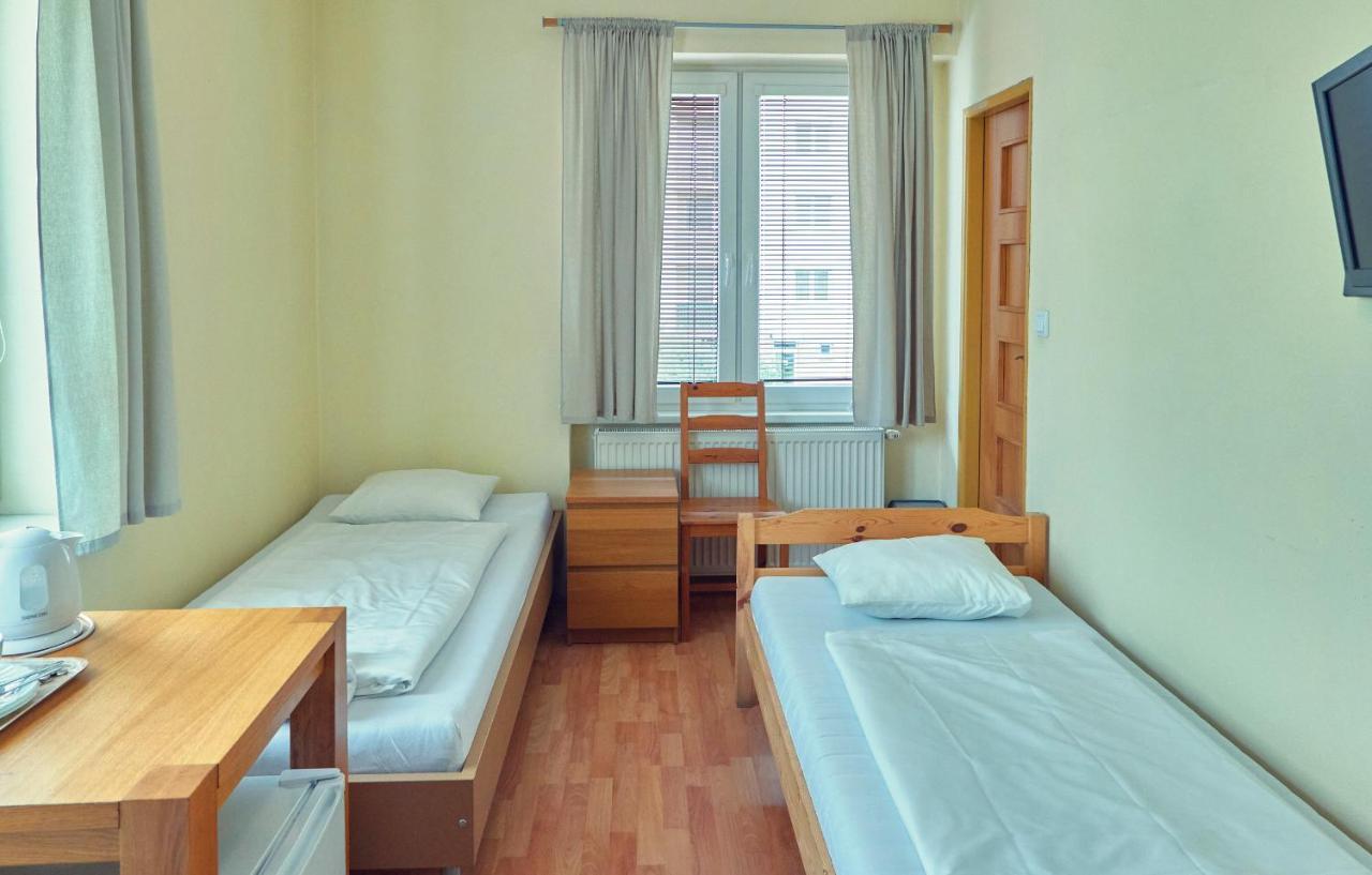Penzion Fox Nemšová Extérieur photo